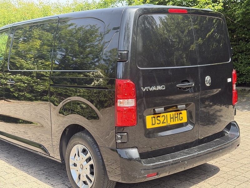 Vauxhall Vivaro Turbo D 2700 Sportive - U433
