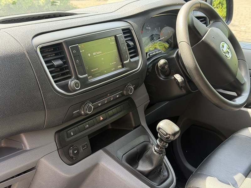 Vauxhall Vivaro Turbo D 2700 Sportive - U433