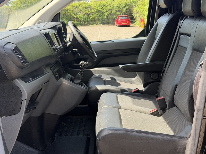Vauxhall Vivaro Turbo D 2700 Sportive - U433
