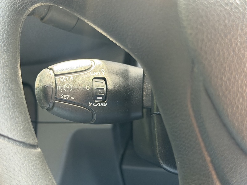 Vauxhall Vivaro Turbo D 2700 Sportive - U433