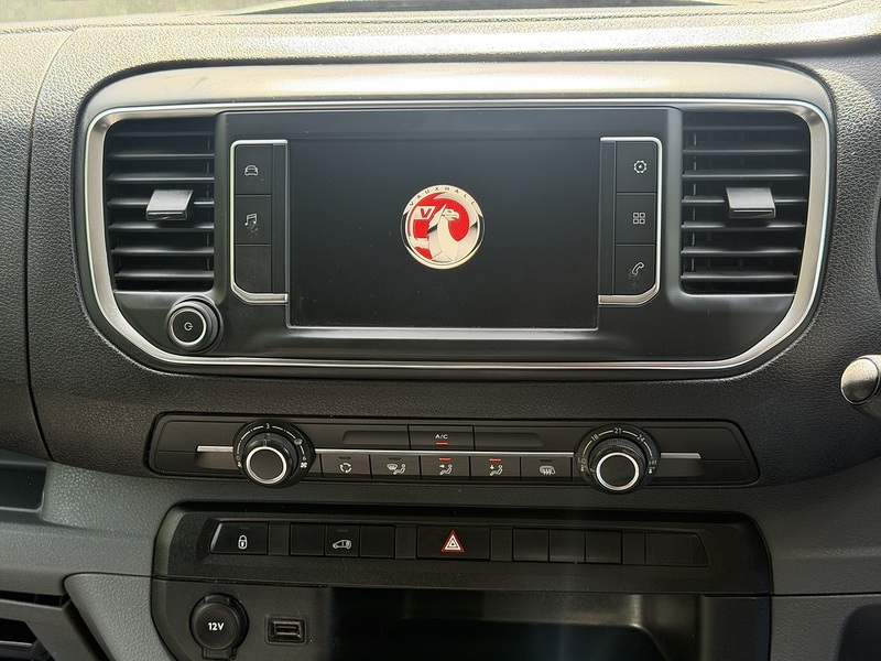 Vauxhall Vivaro Turbo D 2700 Sportive - U433
