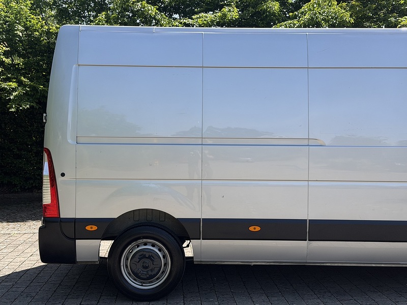 Vauxhall Movano CDTi 3500 BiTurbo Edition - U435