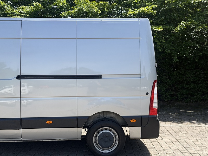 Vauxhall Movano CDTi 3500 BiTurbo Edition - U435