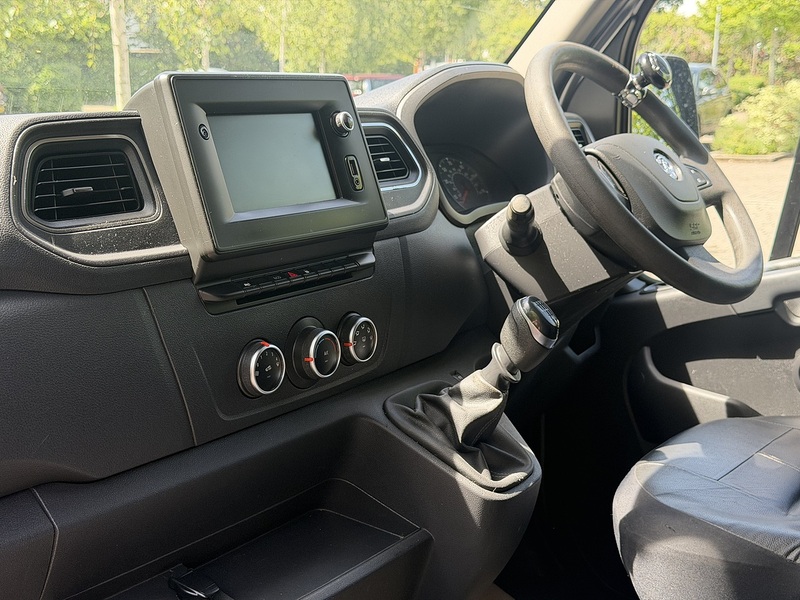Vauxhall Movano CDTi 3500 BiTurbo Edition - U435