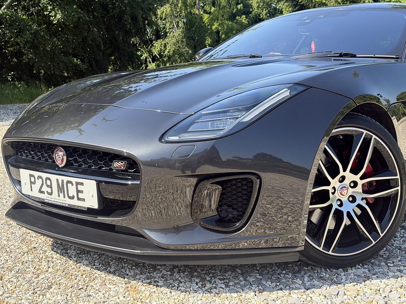 Jaguar F-Type V6 Chequered Flag - U436