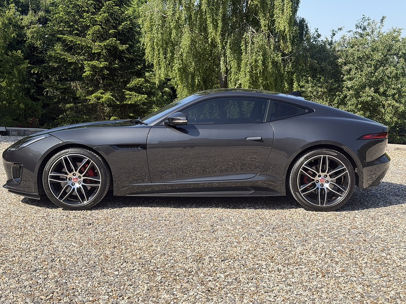 Jaguar F-Type V6 Chequered Flag - U436