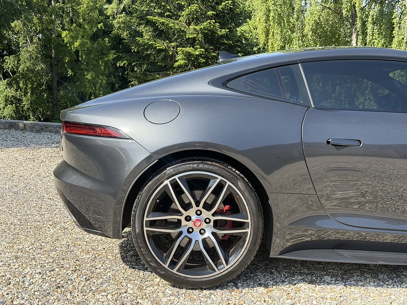 Jaguar F-Type V6 Chequered Flag - U436