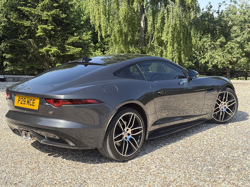 Jaguar F-Type V6 Chequered Flag - U436