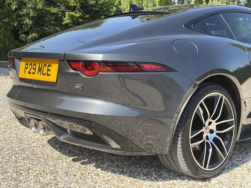 Jaguar F-Type V6 Chequered Flag - U436