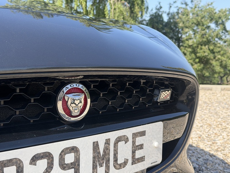 Jaguar F-Type V6 Chequered Flag - U436