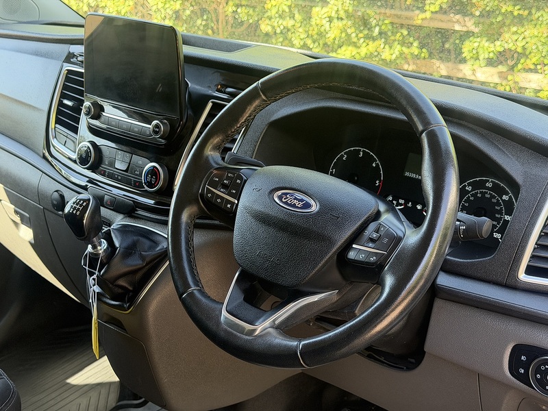 Ford Transit Custom 300 EcoBlue Limited - U437