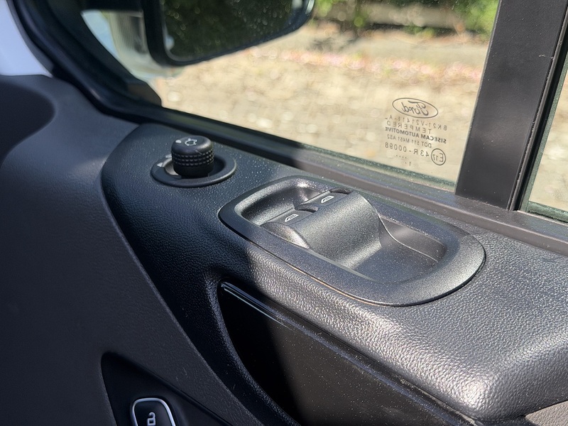 Ford Transit Custom 300 EcoBlue Limited - U437