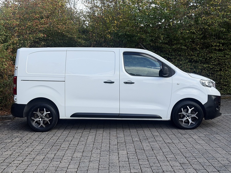Peugeot Expert BlueHDi 1400 Professional - U458