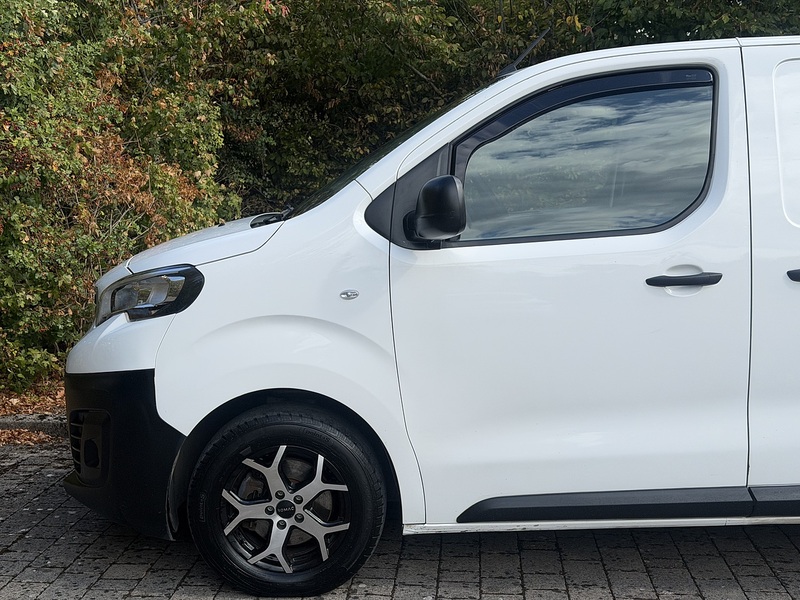 Peugeot Expert BlueHDi 1400 Professional - U458
