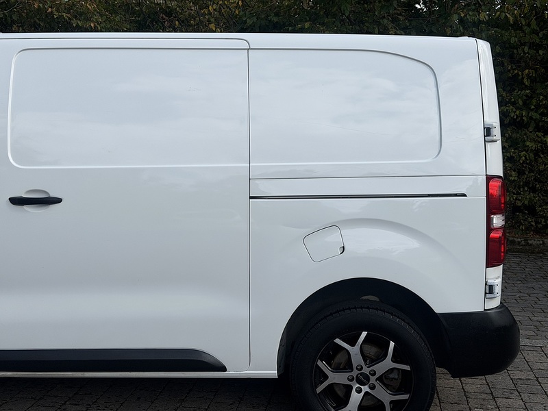 Peugeot Expert BlueHDi 1400 Professional - U458