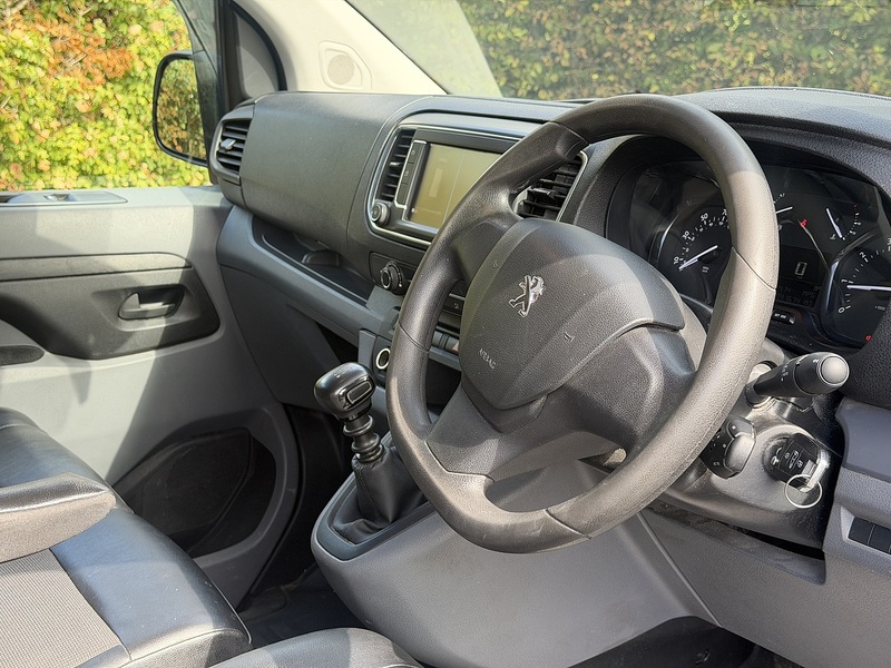 Peugeot Expert BlueHDi 1400 Professional - U458