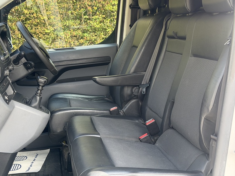 Peugeot Expert BlueHDi 1400 Professional - U458