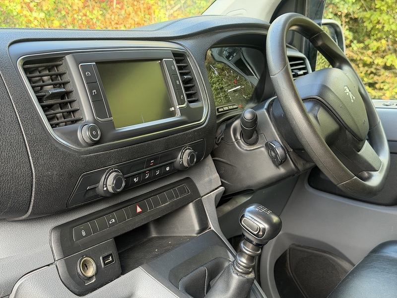 Peugeot Expert BlueHDi 1400 Professional - U458