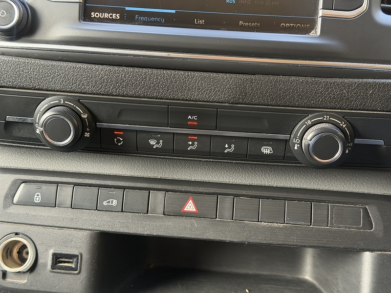 Peugeot Expert BlueHDi 1400 Professional - U458