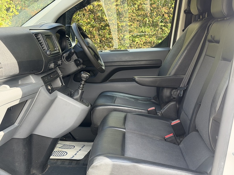Peugeot Expert BlueHDi 1400 Professional - U458