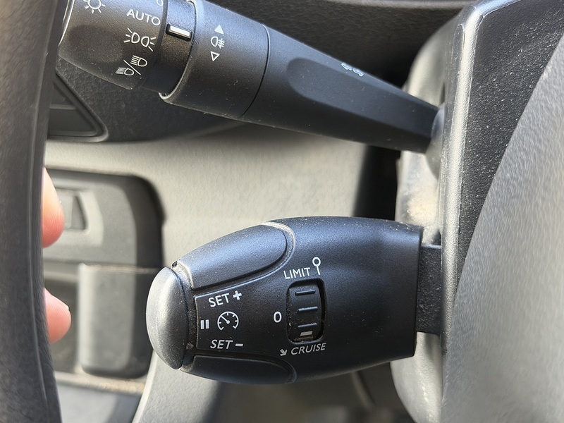 Peugeot Expert BlueHDi 1400 Professional - U458