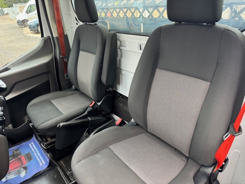 Ford 350 EcoBlue Leader 14 FT DROPSIDE WITH TAIL LIFT NEW WET BELT 2.0 2dr DROPSIDE Manual Diesel