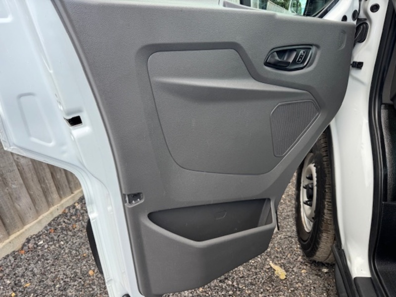 Ford 350 EcoBlue Leader 14 FT DROPSIDE WITH TAIL LIFT NEW WET BELT 2.0 2dr DROPSIDE Manual Diesel