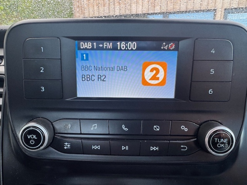 Ford 350 EcoBlue Leader 14 FT DROPSIDE WITH TAIL LIFT NEW WET BELT 2.0 2dr DROPSIDE Manual Diesel