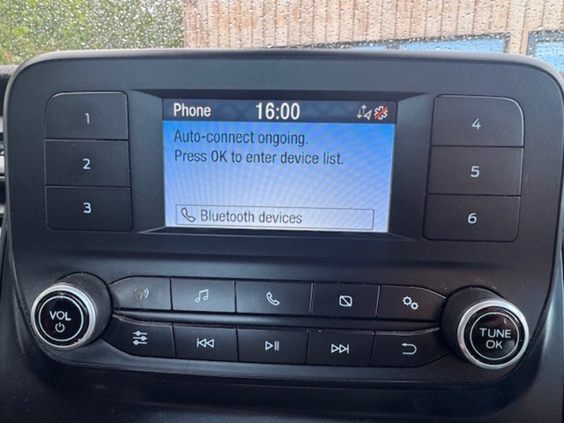 Ford 350 EcoBlue Leader 14 FT DROPSIDE WITH TAIL LIFT NEW WET BELT 2.0 2dr DROPSIDE Manual Diesel