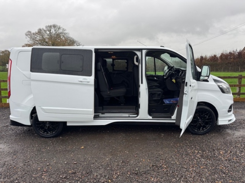 Ford 300 EcoBlue Limited RS SPORT CREW VAN 2.0 5dr Combi Van Manual Diesel