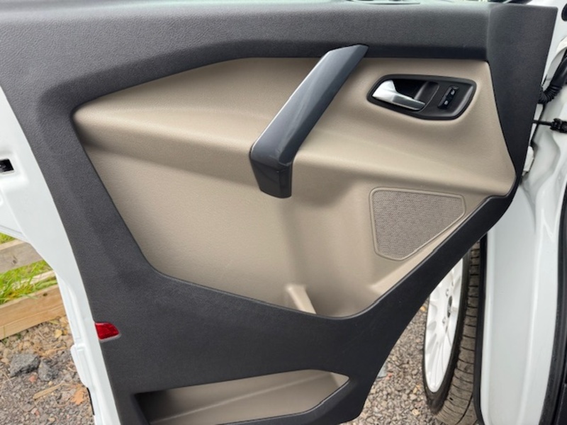 Ford TDCi 290 MSRT R181 5 SEAT CREW VAN WITH TAIL GATE NO VAT 2.2 6dr Combi Van Manual Diesel