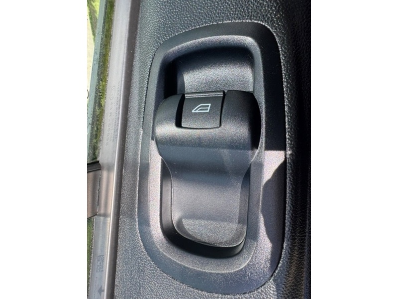 Ford 340 EcoBoost Leader AIR CON 1.0 5dr Panel Van Automatic Petrol Plug-in Hybrid