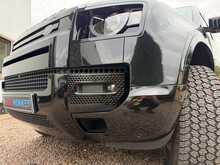 Land Rover Defender 90 D250 MHEV X-Dynamic SE 