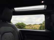 Land Rover Defender 90 D250 MHEV X-Dynamic SE 
