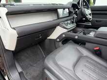 Land Rover Defender 90 D250 MHEV X-Dynamic SE 