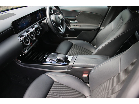 1.5 A180d Sport (Executive) Hatchback 5dr Diesel 7G-DCT Euro 6 (s/s) (116 ps)