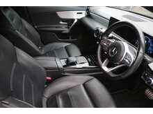 Mercedes-Benz CLA CLA180 AMG Line 