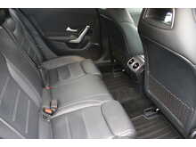 Mercedes-Benz CLA CLA180 AMG Line 