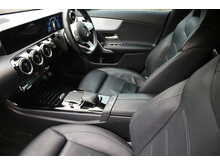 Mercedes-Benz CLA CLA180 AMG Line 