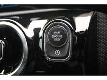 Mercedes-Benz CLA CLA180 AMG Line 