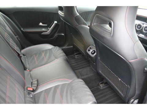 1.5 A180d AMG Line (Executive) Hatchback 5dr Diesel 7G-DCT Euro 6 (s/s) (116 ps)