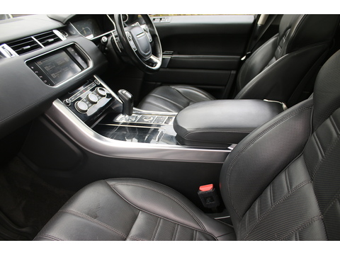 3.0 SD V6 Autobiography Dynamic SUV 5dr Diesel Auto 4WD Euro 6 (s/s) (306 ps)