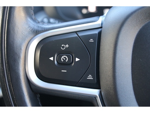 2.0 D4 Momentum SUV 5dr Diesel Auto AWD Euro 6 (s/s) (190 ps)