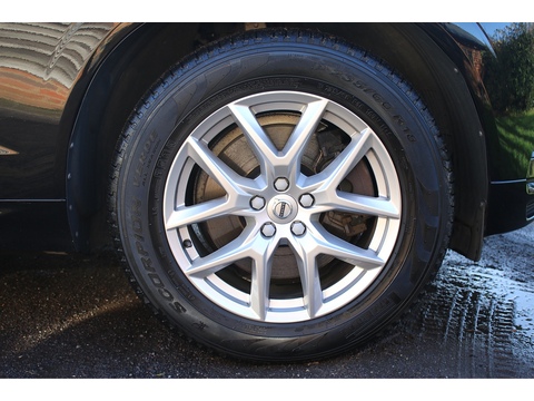 2.0 D4 Momentum SUV 5dr Diesel Auto AWD Euro 6 (s/s) (190 ps)