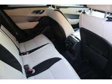 Land Rover Range Rover Velar D240 R-Dynamic S 