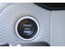 Land Rover Range Rover Velar D240 R-Dynamic S 