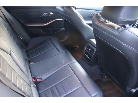 2.0 320i M Sport Saloon 4dr Petrol Auto Euro 6 (s/s) (184 ps)
