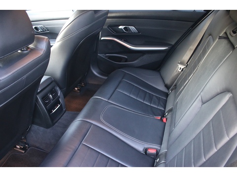 2.0 320i M Sport Saloon 4dr Petrol Auto Euro 6 (s/s) (184 ps)