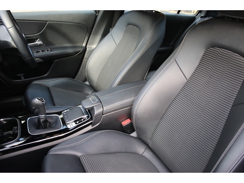 1.3 A180 Sport (Executive) Hatchback 5dr Petrol Manual Euro 6 (s/s) (136 ps)
