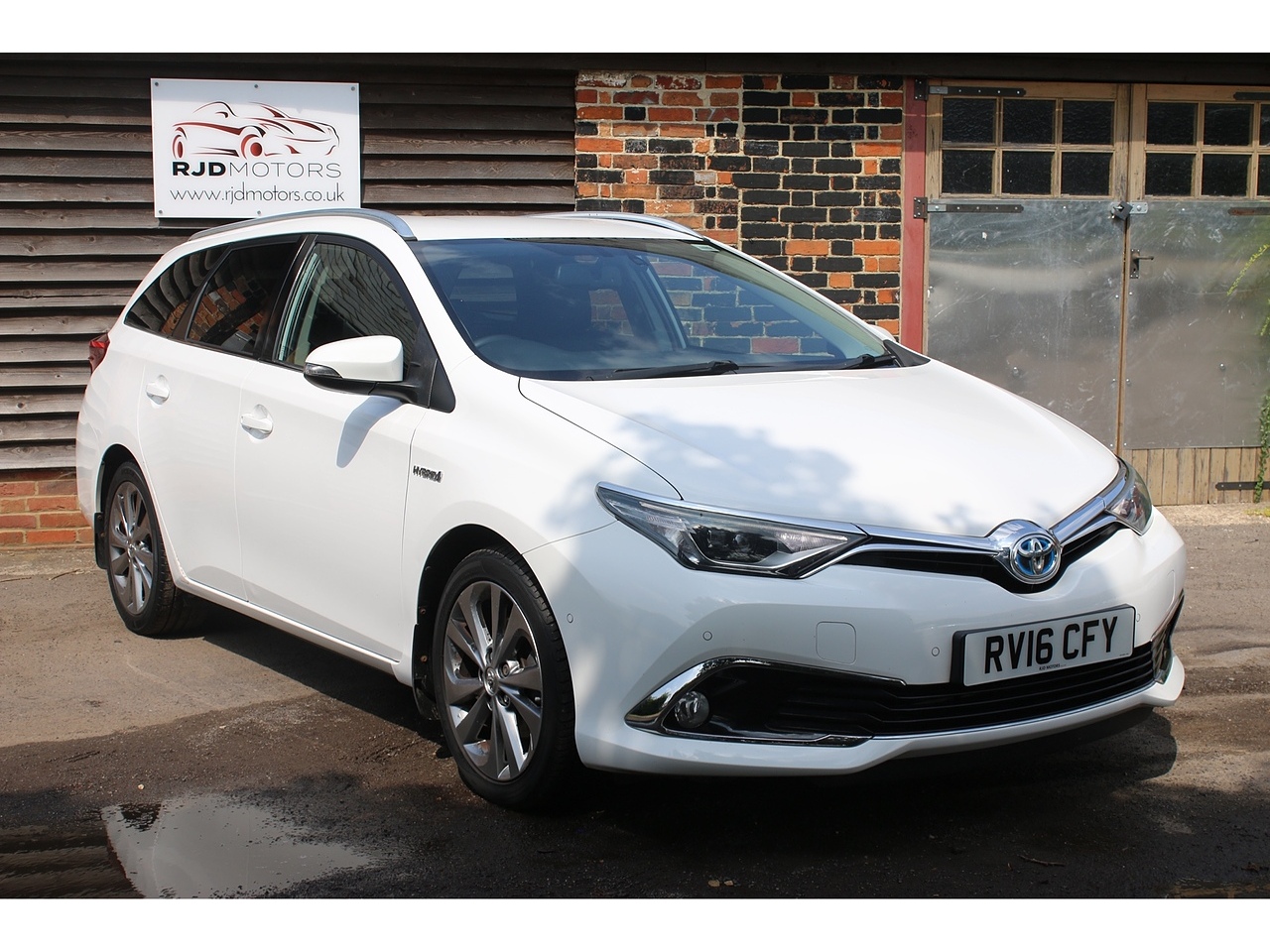 Toyota 1.8 VVT-h Excel Touring Sports 5dr Petrol Hybrid CVT Euro 6 (s/s) (136 ps)